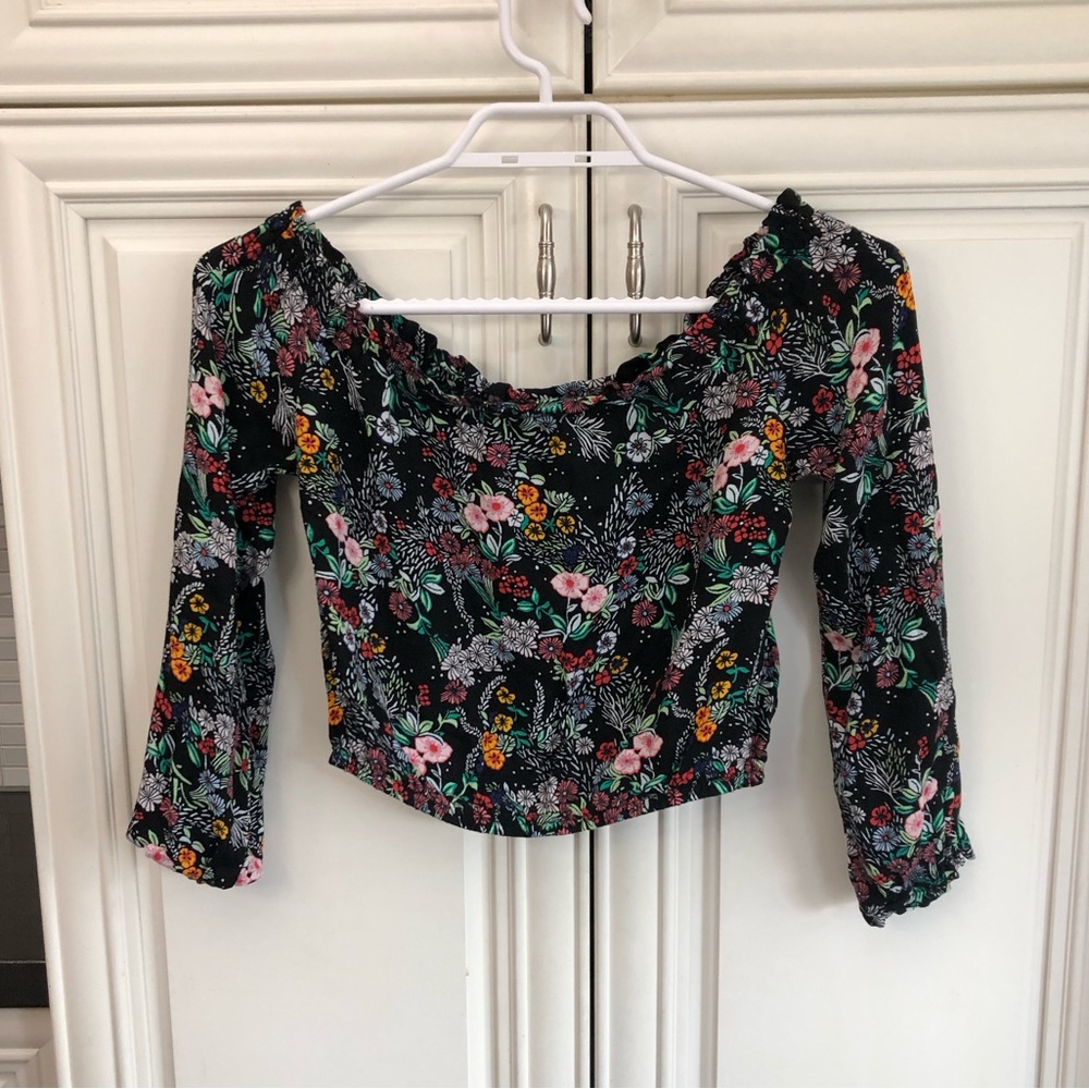 Divided women’s floral crop blouse